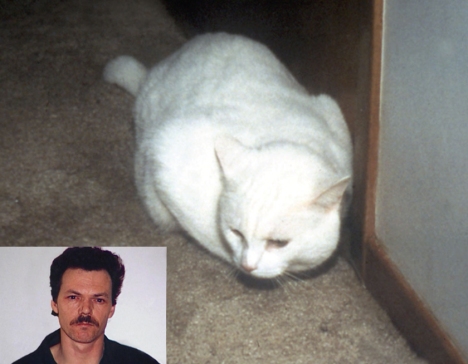 Convicted murderer Douglas Beamish and his cat Snowball. Photo by Dr. Stephen O’Brien 